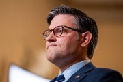 景德镇特朗普税改案参议院过关有望 共和党议员无人声援马斯克